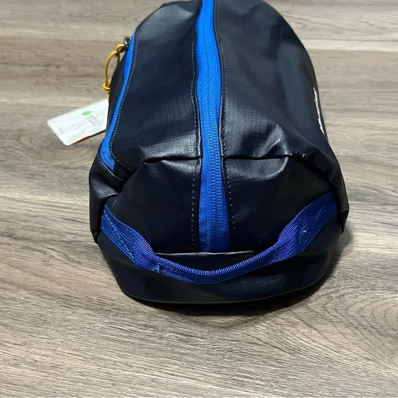 Stio Basin XT Dopp Kit Travel Toiletry Bag Navy Blue Durable MA Asset Management - Picture 2 of 6